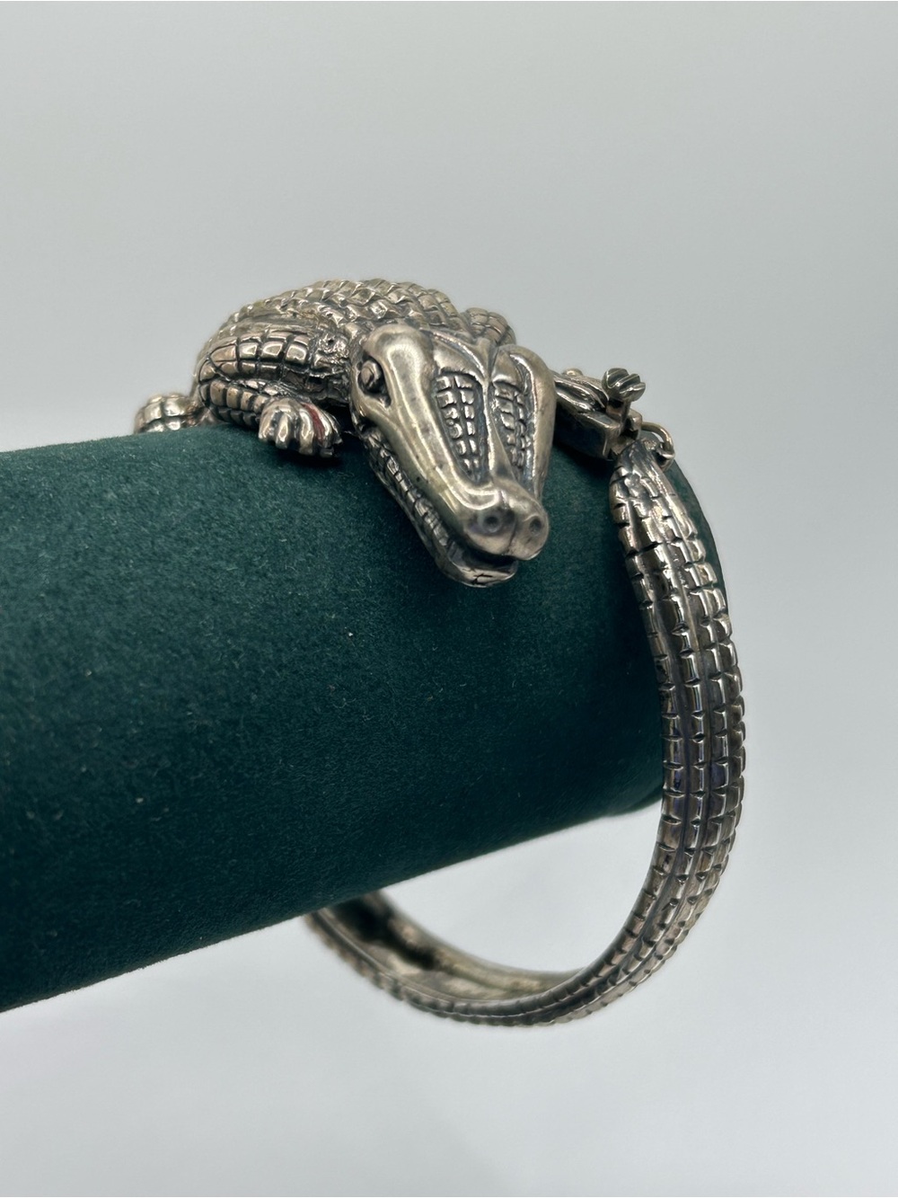 Estate Signed WTS Sterling Silver Alligator Crocodile Hinged Bracelet Cuff 59gr
